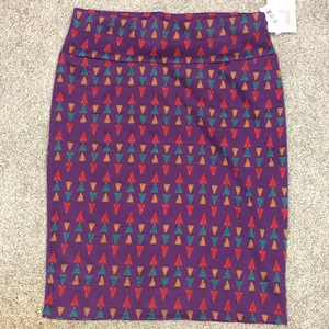 LuLaRoe Cassie Skirt Women’s XL Purple Geometric Triangles Pattern‎ New